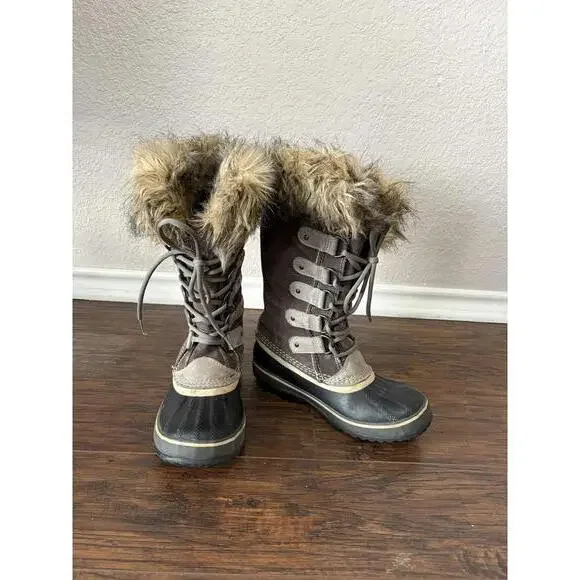 Sorel Joan of Arctic waterproof snow boot w/ faux fur trim, rubber sole, sz 5.5 - Picture 8 of 8